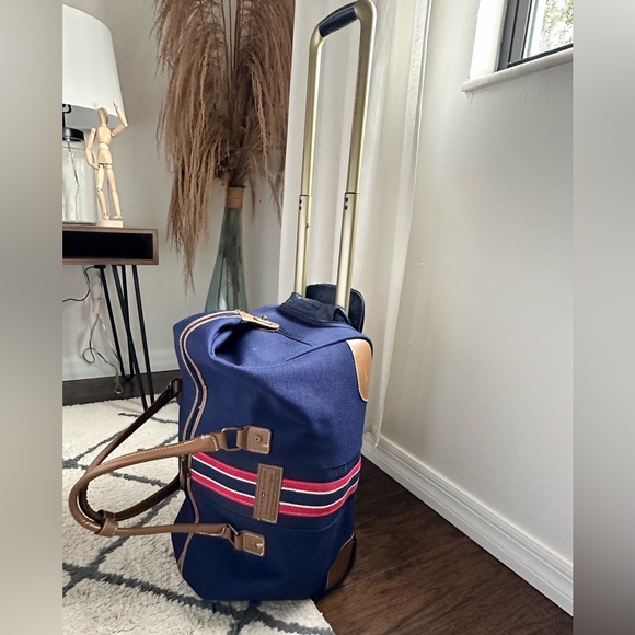 Tommy Hilfiger Navy Men's Tote Bag with wheels - Picture 4 of 16